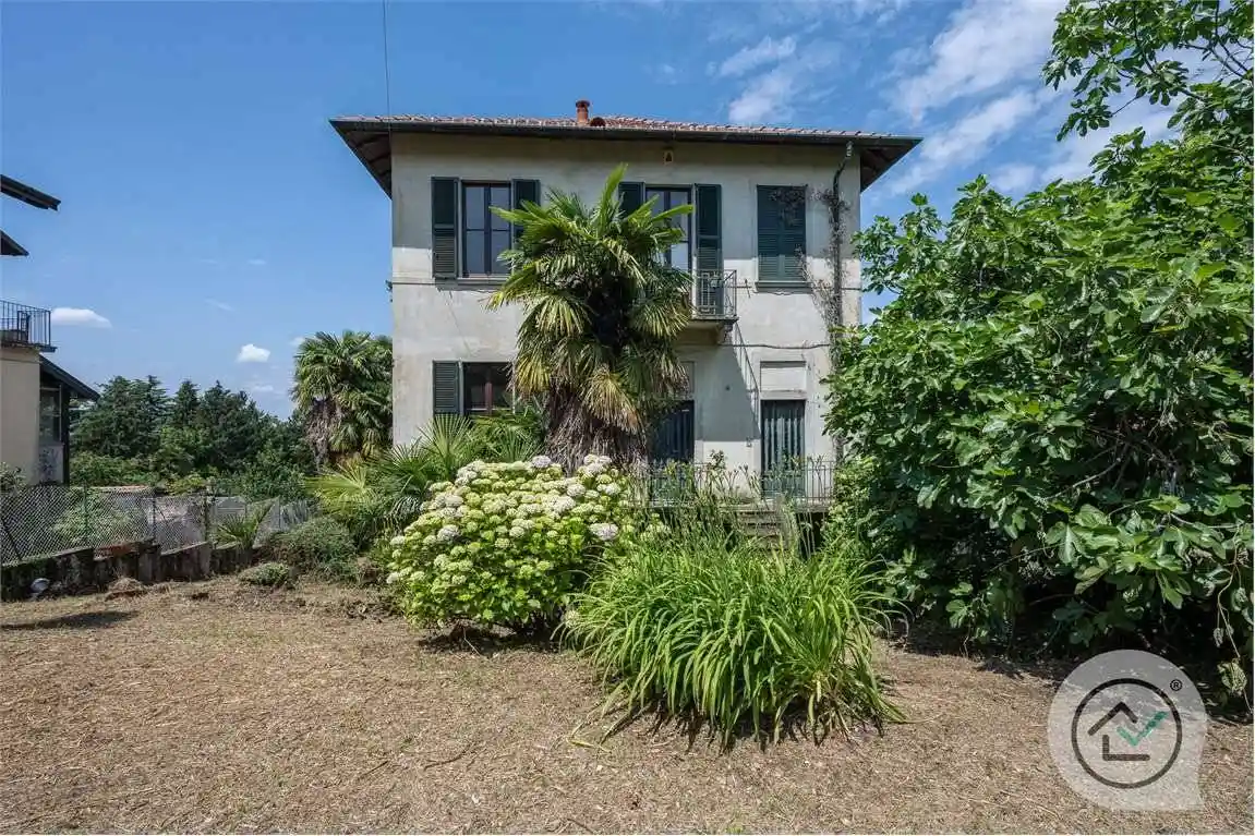 Villa in vendita a Caronno Varesino