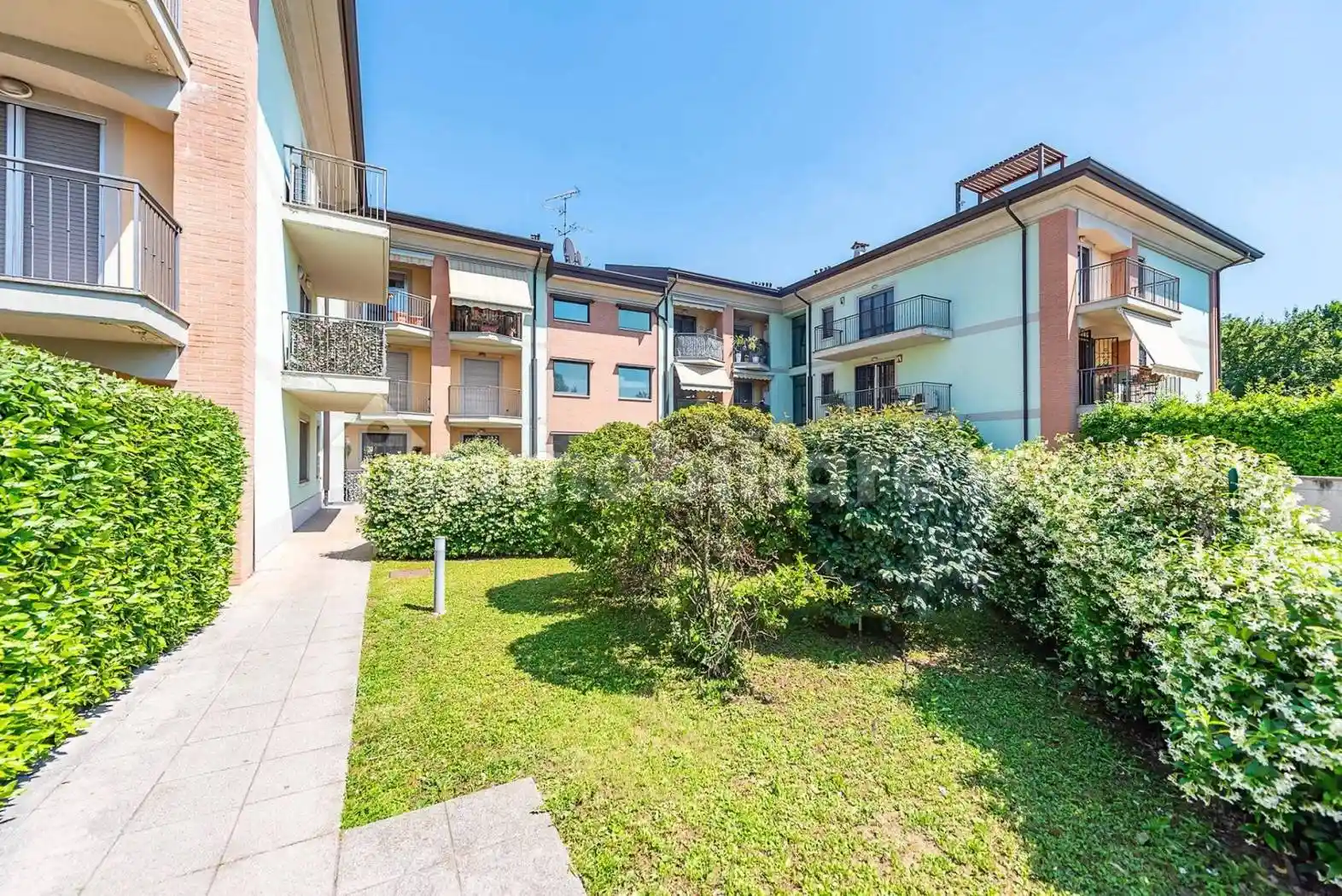 Appartamento in vendita a Lainate