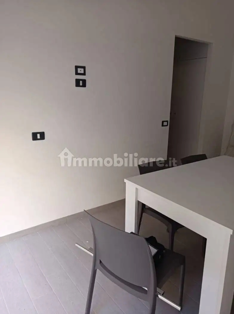 Palazzo - Edificio in Affitto - foto 4