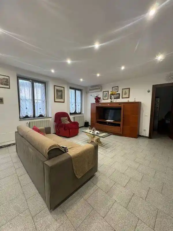 Casa indipendente in vendita a Valera Fratta