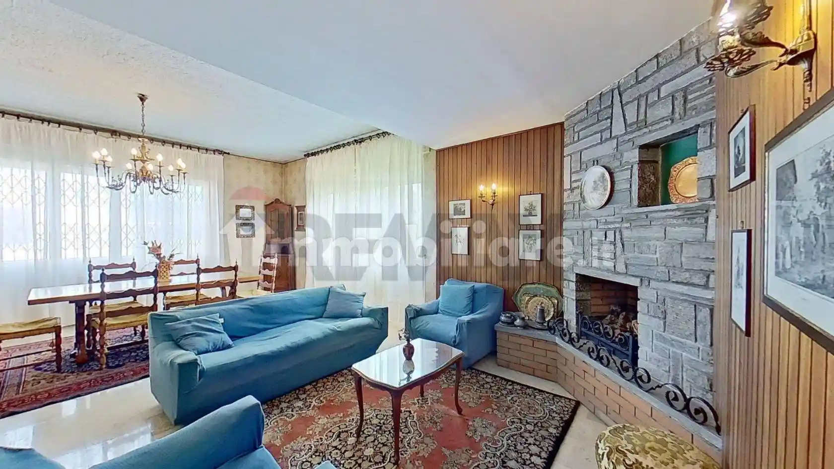 Casa indipendente in vendita a Sesto Calende