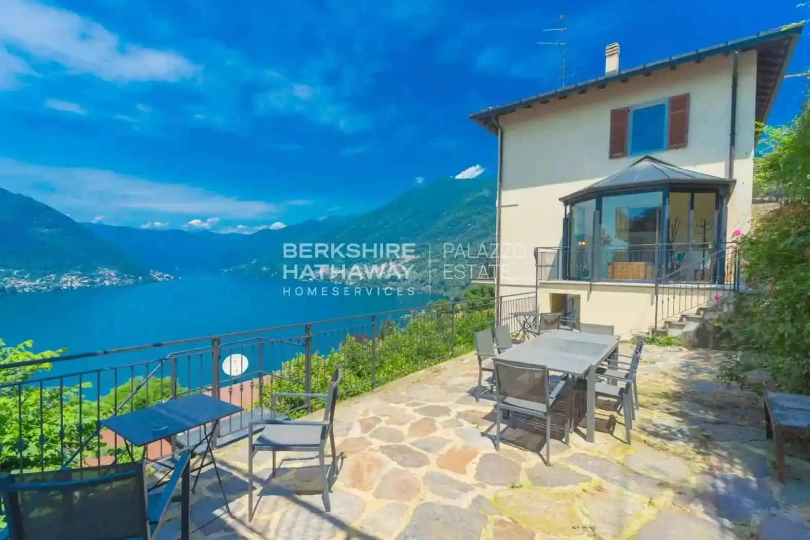 Villa in vendita a Faggeto Lario