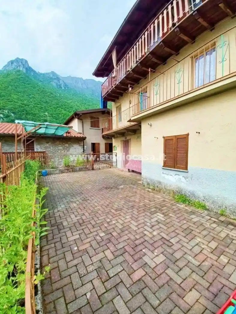 Villa in vendita a Ardesio