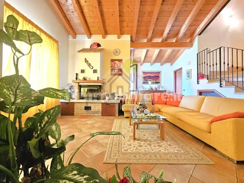 Villa in vendita a Valeggio sul Mincio