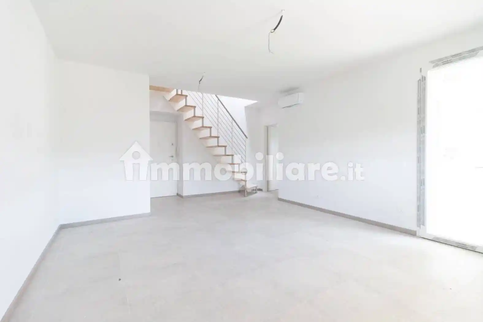 Appartamento in vendita a Capraia e Limite