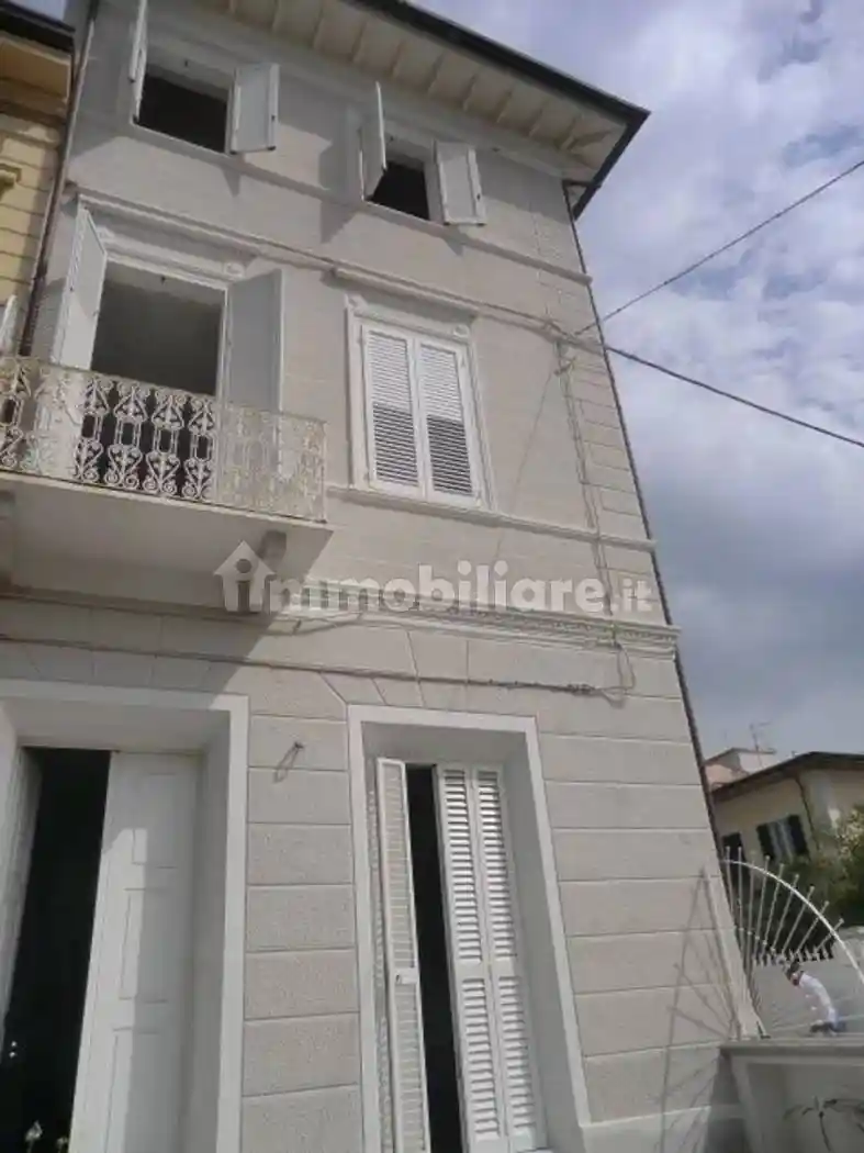Villa in vendita a Viareggio