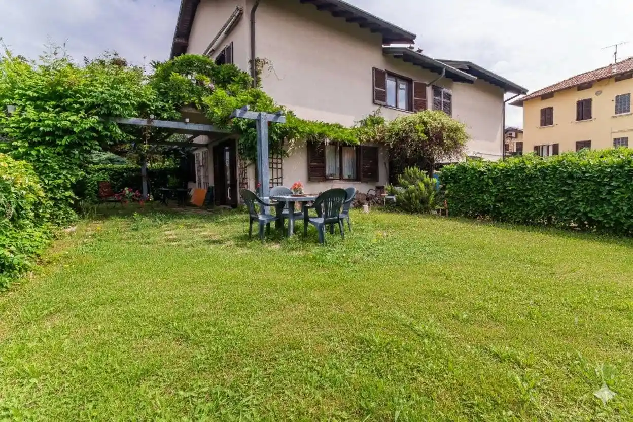 Villetta a schiera in vendita a Limido Comasco
