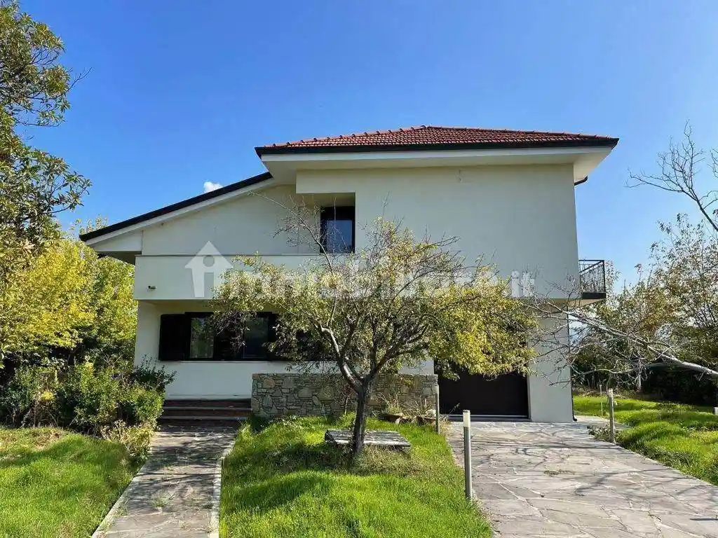 Villa in vendita a Camaiore