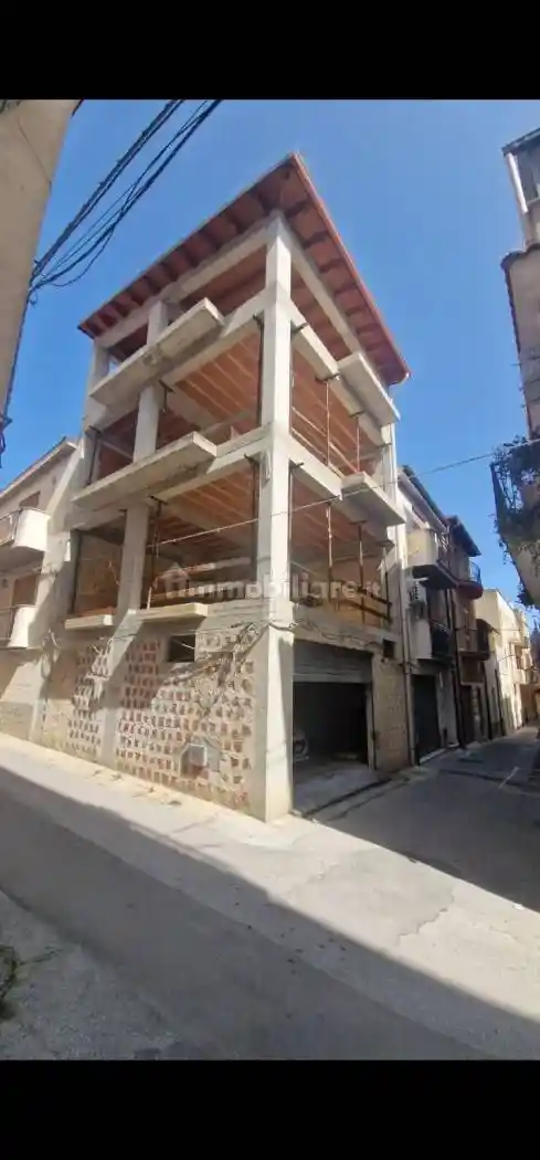 Palazzo - Edificio in vendita a Alcamo