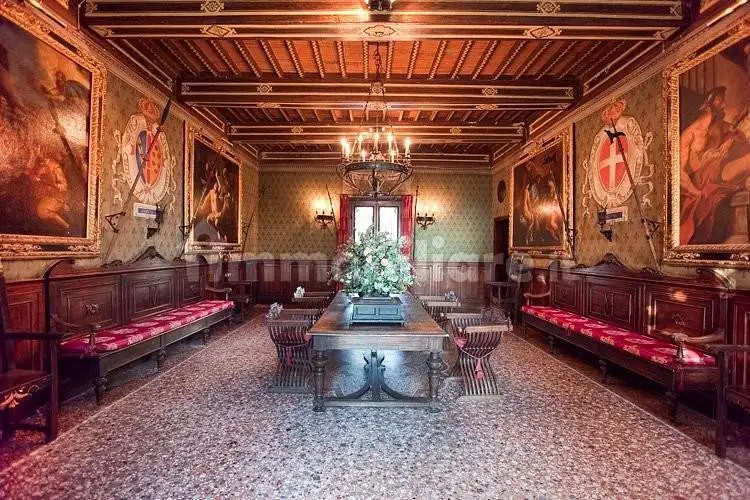 Palazzo - Edificio in vendita a Firenze