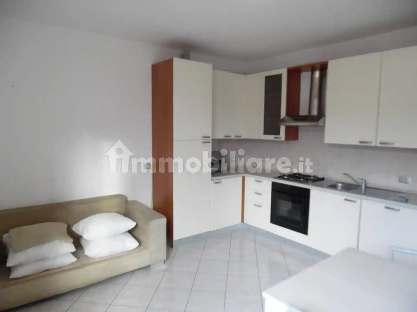 Appartamento in affitto a Almè