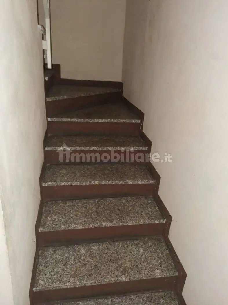 Terratetto unifamiliare via Camillo Benso di Cavour, Azzio - foto 5