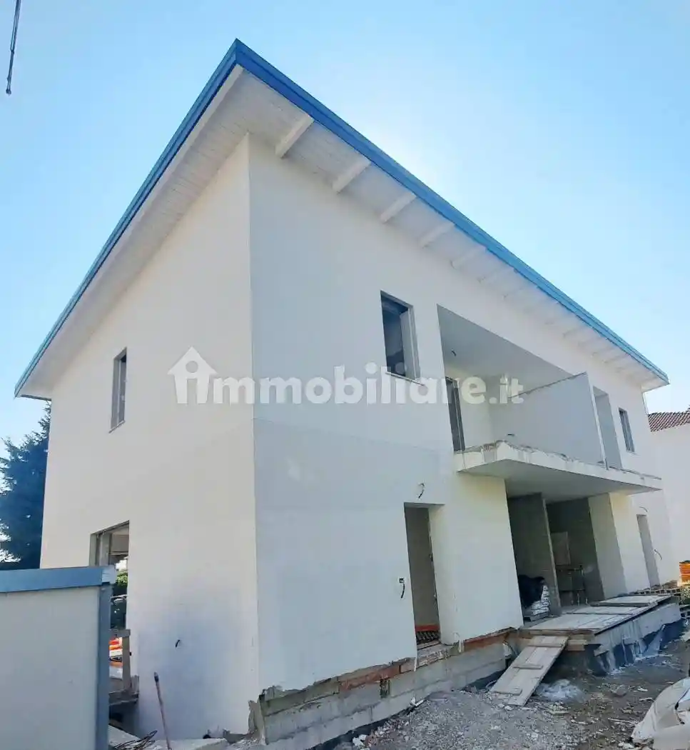 Villa in vendita a Vedano al Lambro