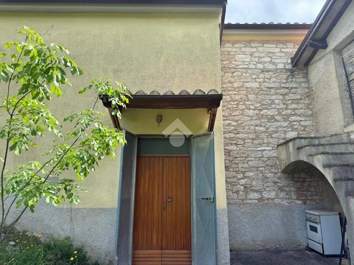 Villa in vendita a Scheggia e Pascelupo