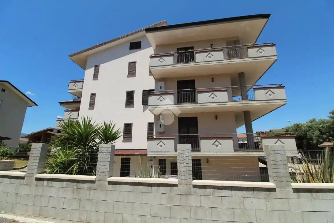 Trilocale via U. Foscolo 14, Taverna, Montalto Uffugo - foto 5