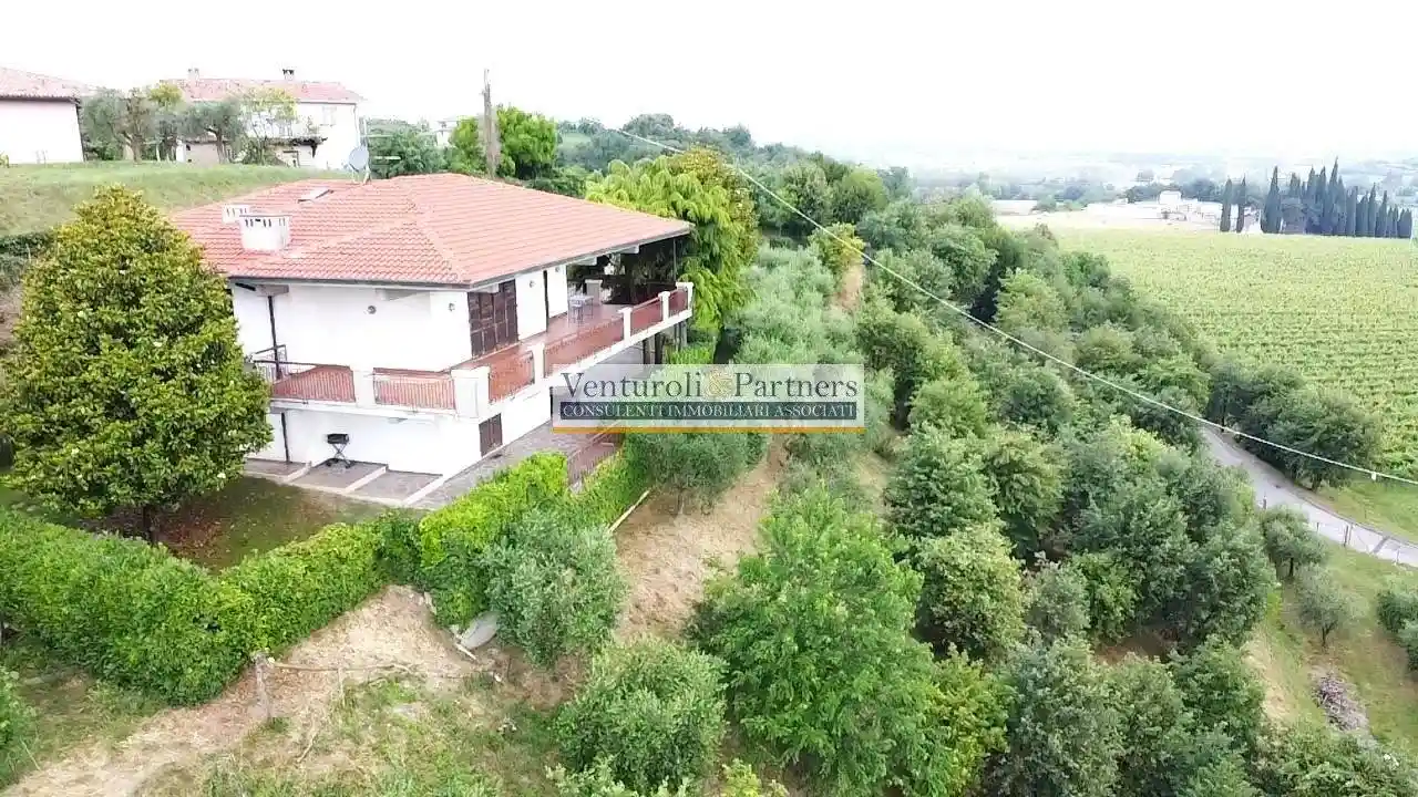 Villa in vendita a Desenzano del Garda