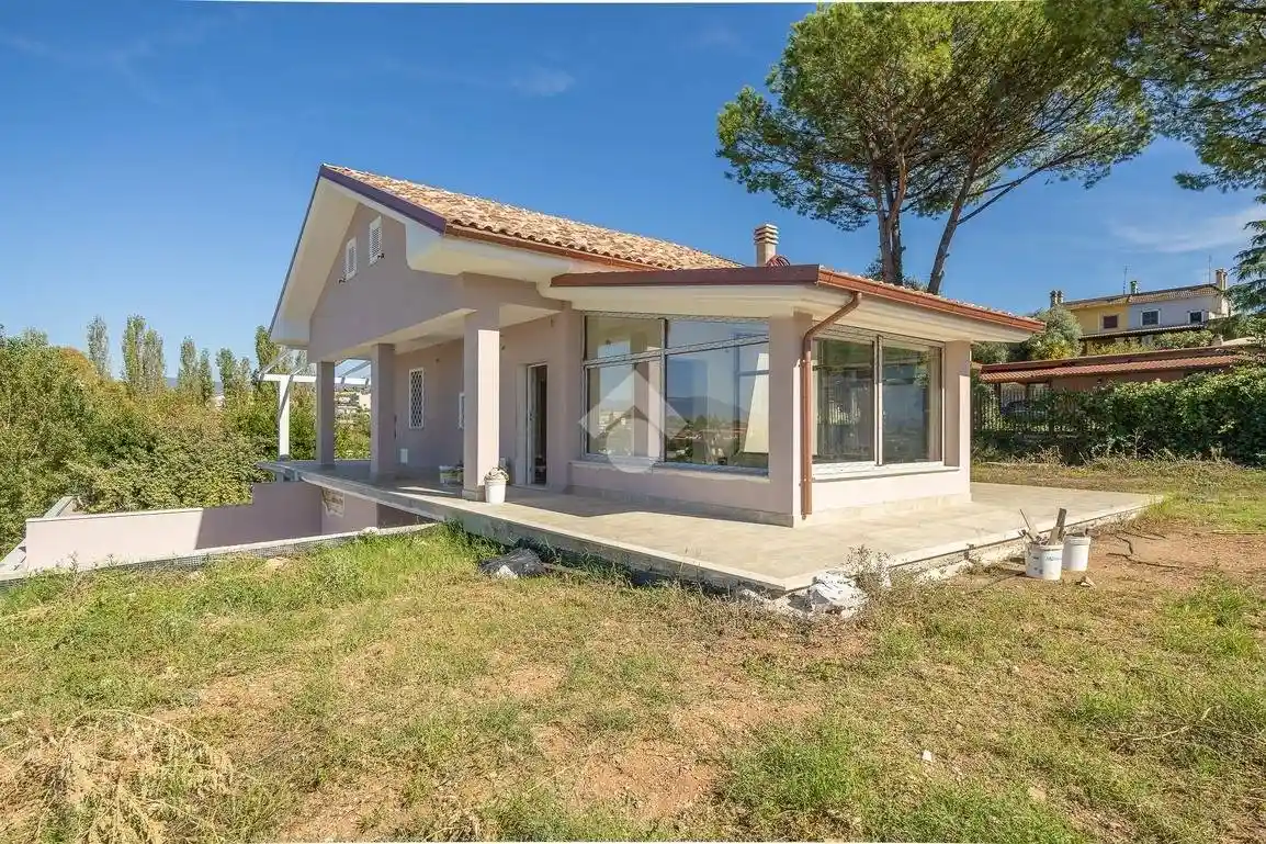 Villa in vendita a Zagarolo