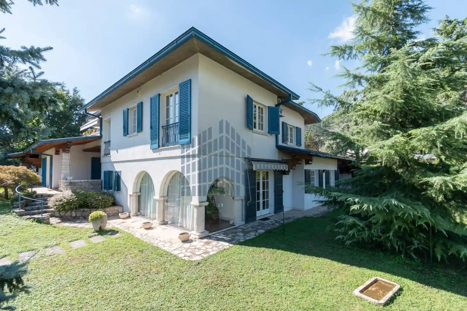 Villa in vendita a Nave