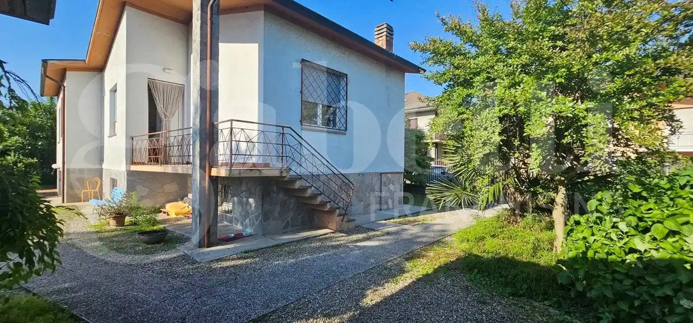 Villa in vendita a Castano Primo