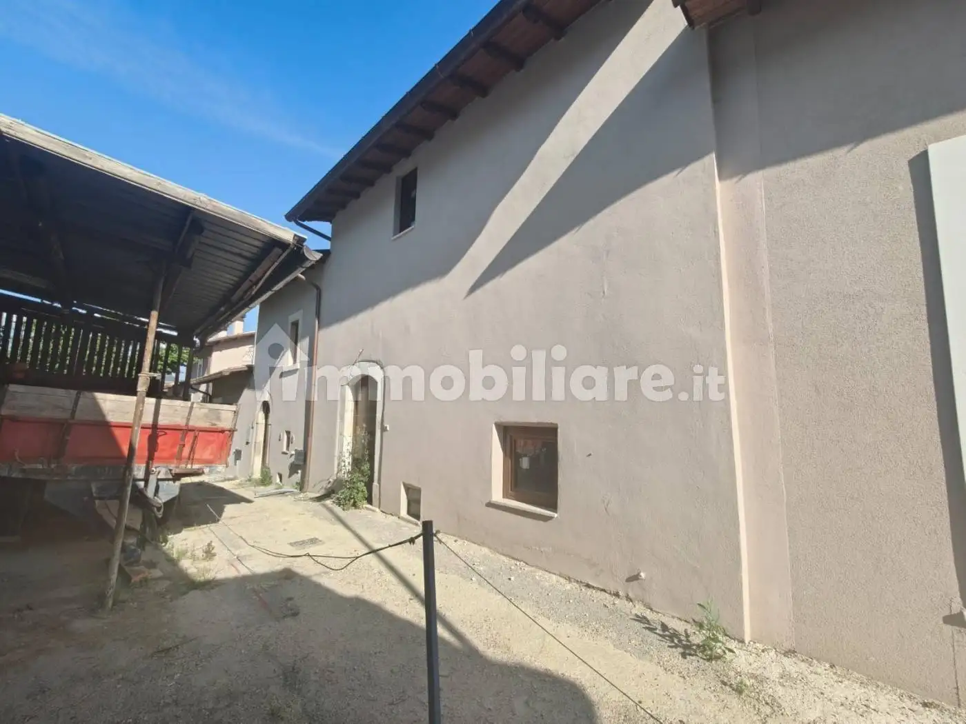 Casa indipendente in vendita a L'Aquila
