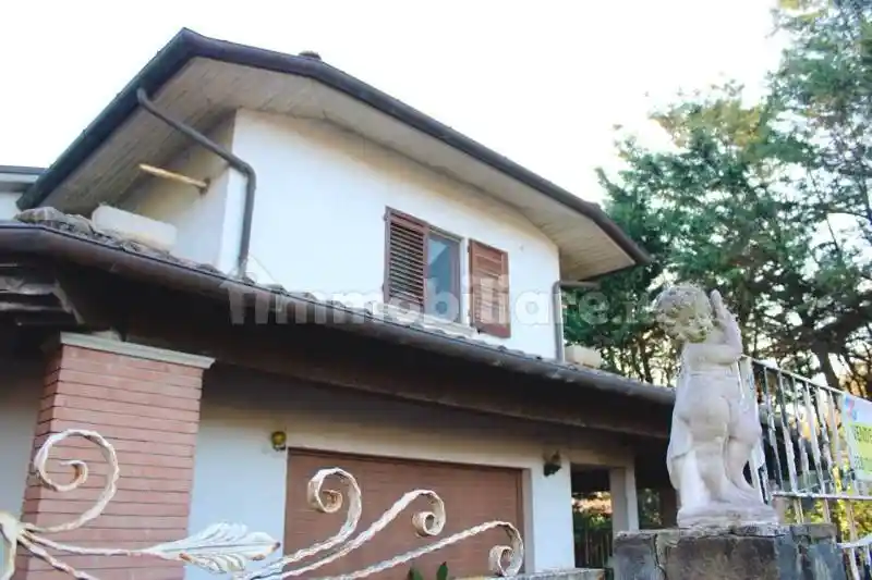 Villa in vendita a Capolona
