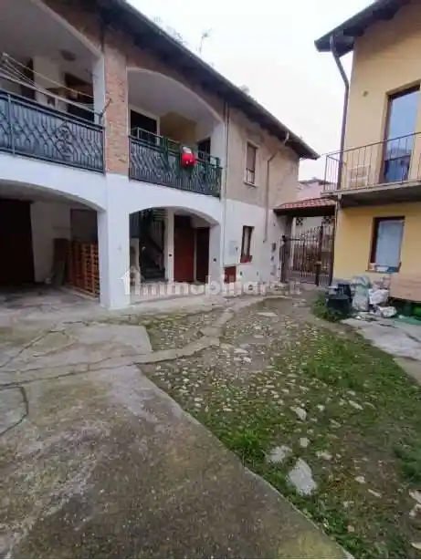 Appartamento in vendita a Alzate Brianza