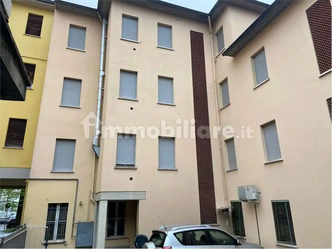 Palazzo - Edificio in vendita a San Polo d'Enza