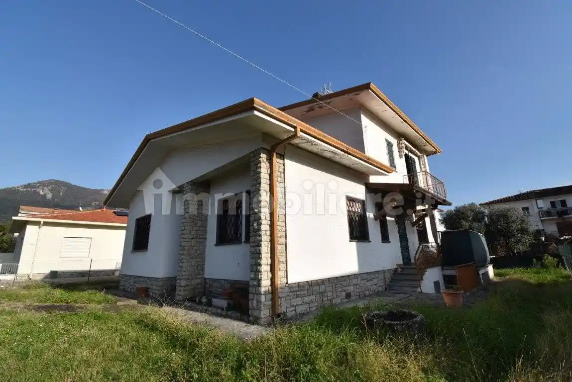 Villa in vendita a Seravezza