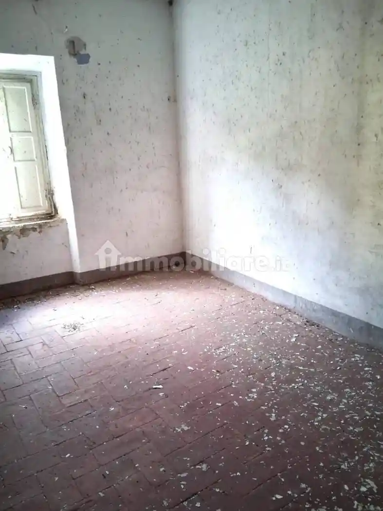 Terratetto unifamiliare 180 m², da ristrutturare, Pieve di Compito - Sant'Andrea di Compito, Capannori - foto 5