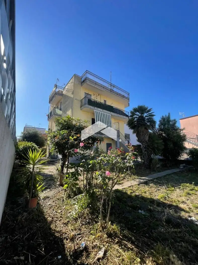 Palazzo - Edificio in vendita a Napoli