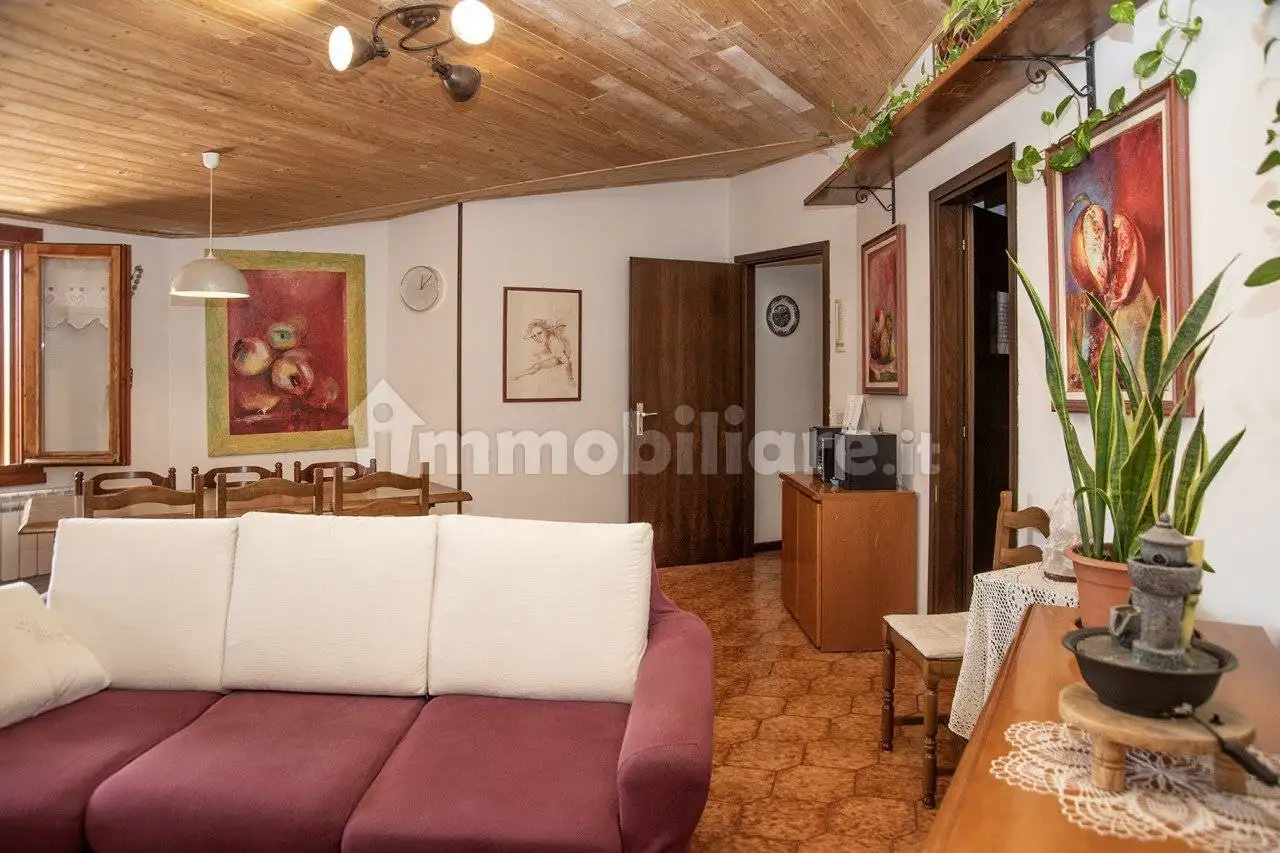 Trilocale piazza Dante Alighieri 2, Centro, Cerro Veronese - foto 3