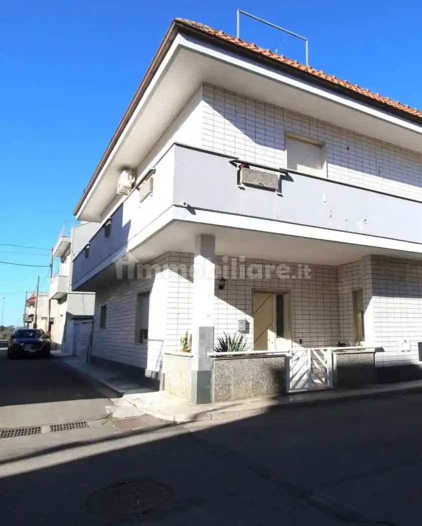 Villa in vendita a Aradeo