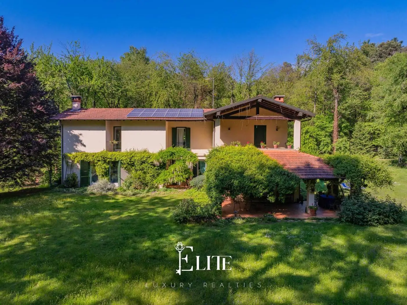 Villa in vendita a Cadrezzate con Osmate