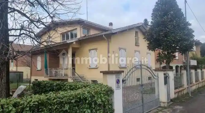 Villa in vendita a Reggio Emilia