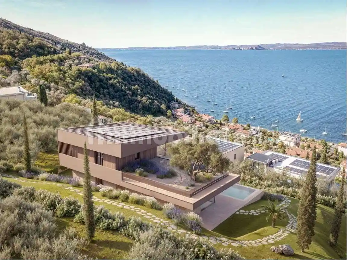 Villa in vendita a Torri del Benaco