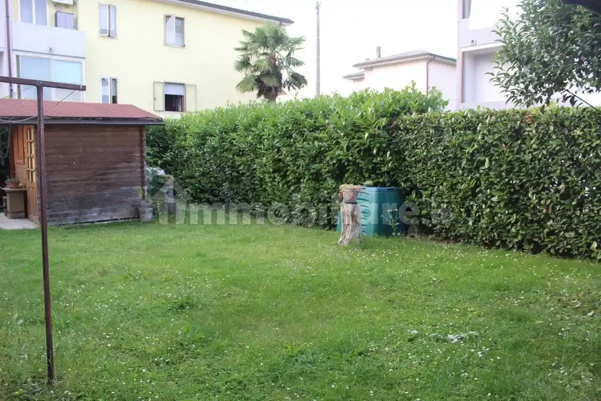 Appartamento buono stato, secondo piano, Centro, Stienta - foto 2