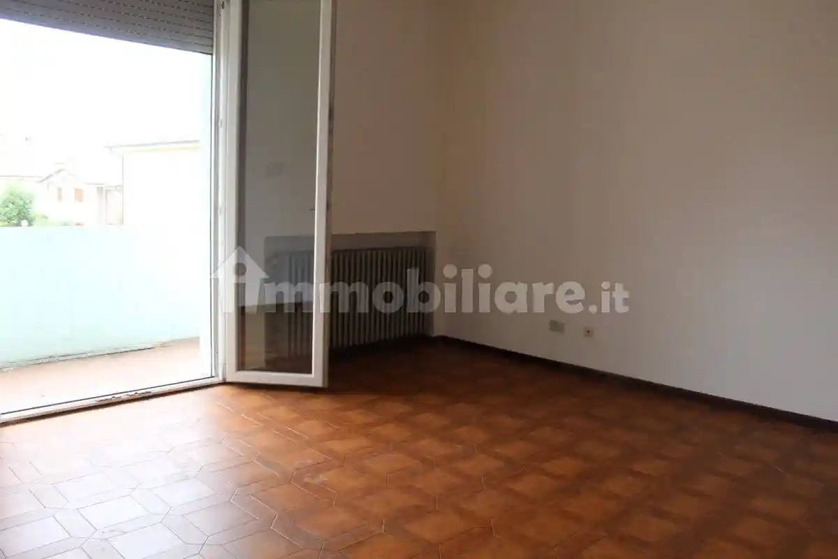Appartamento buono stato, secondo piano, Centro, Stienta - foto 4