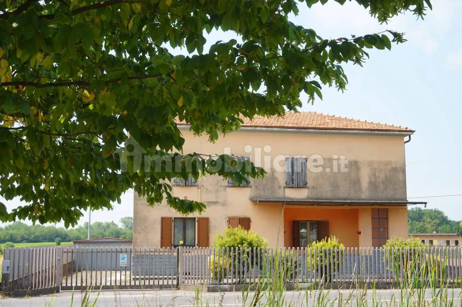 Appartamento in vendita a Carvico