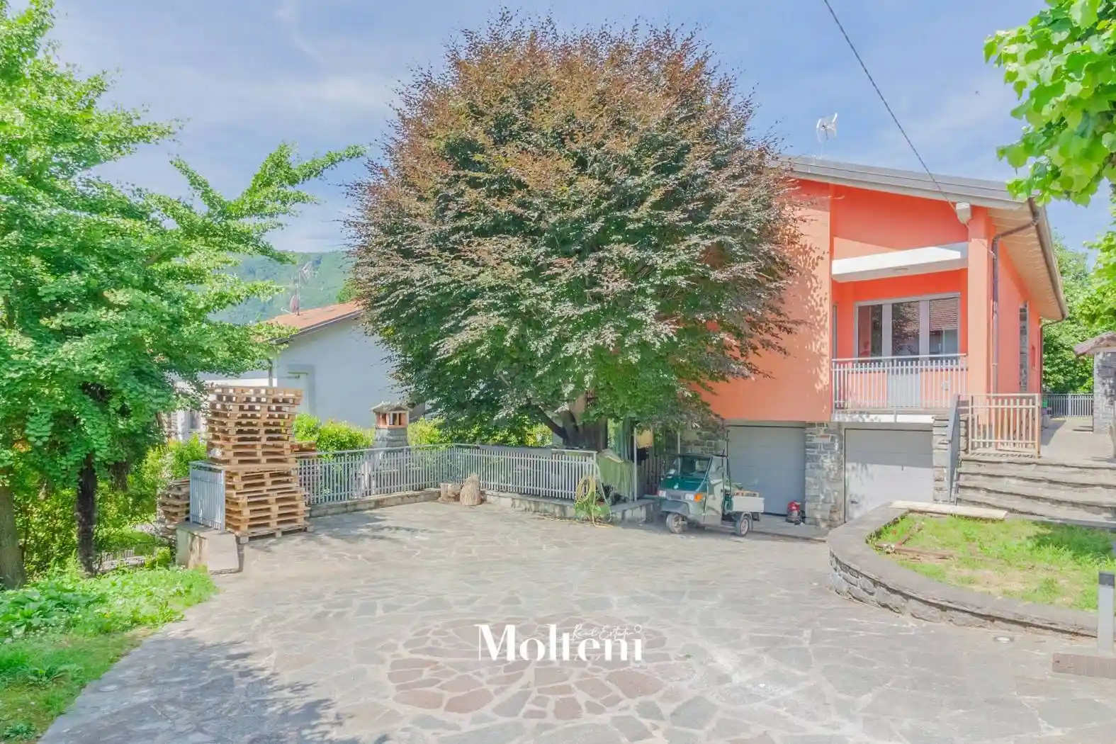 Villa in vendita a Mandello del Lario