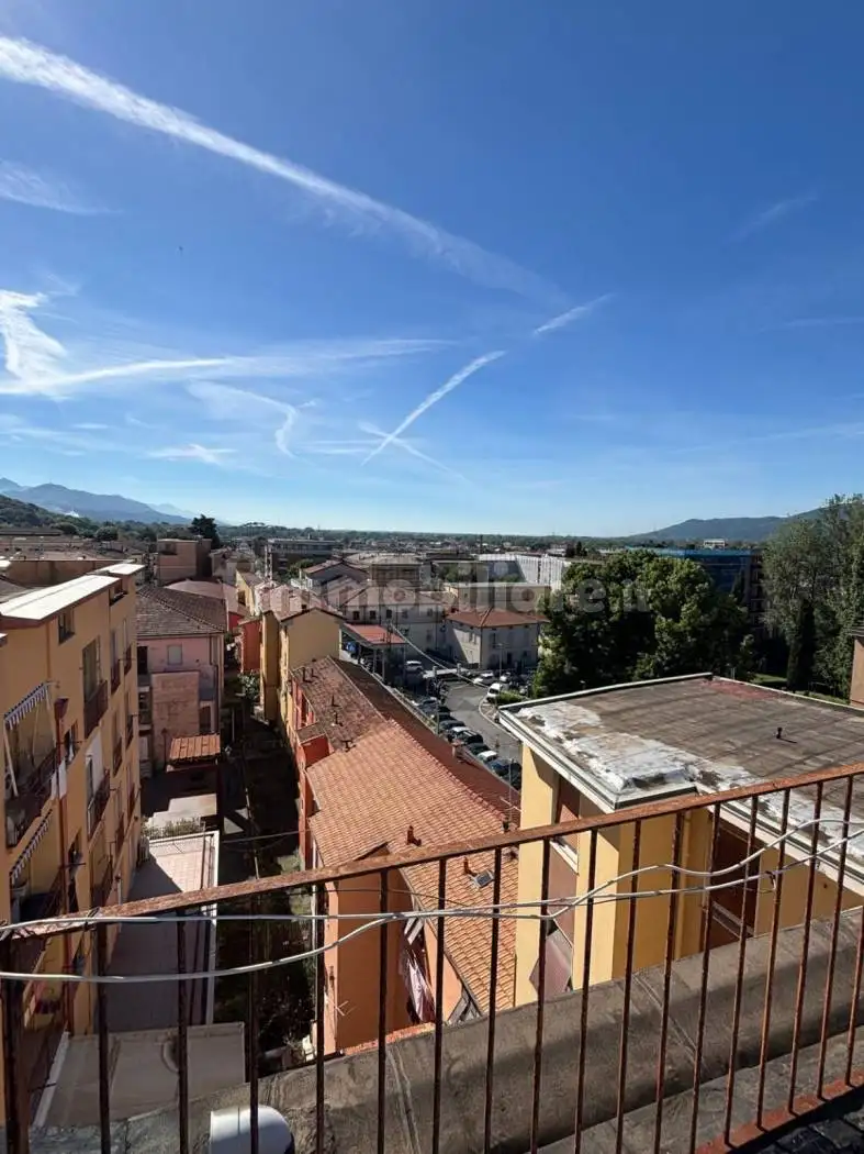 Attico - Mansarda in affitto a Sarzana