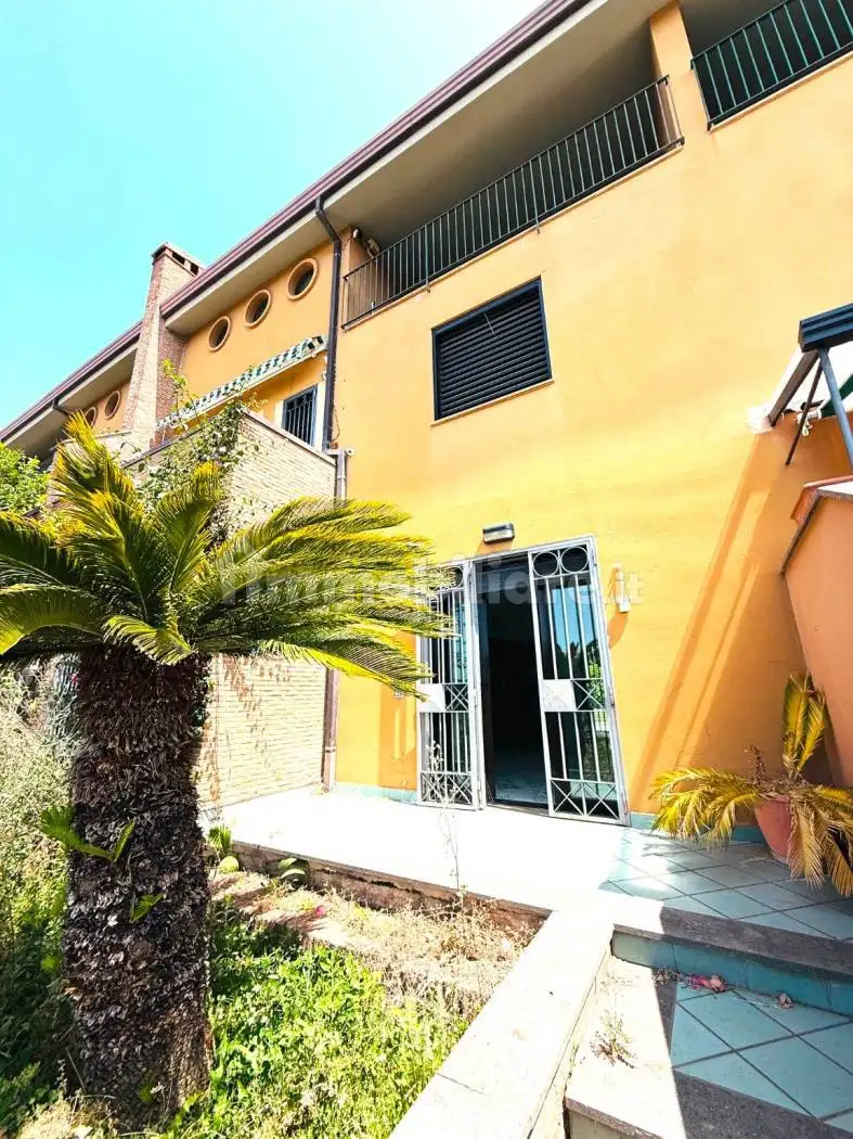 Villetta a schiera in vendita a Caserta