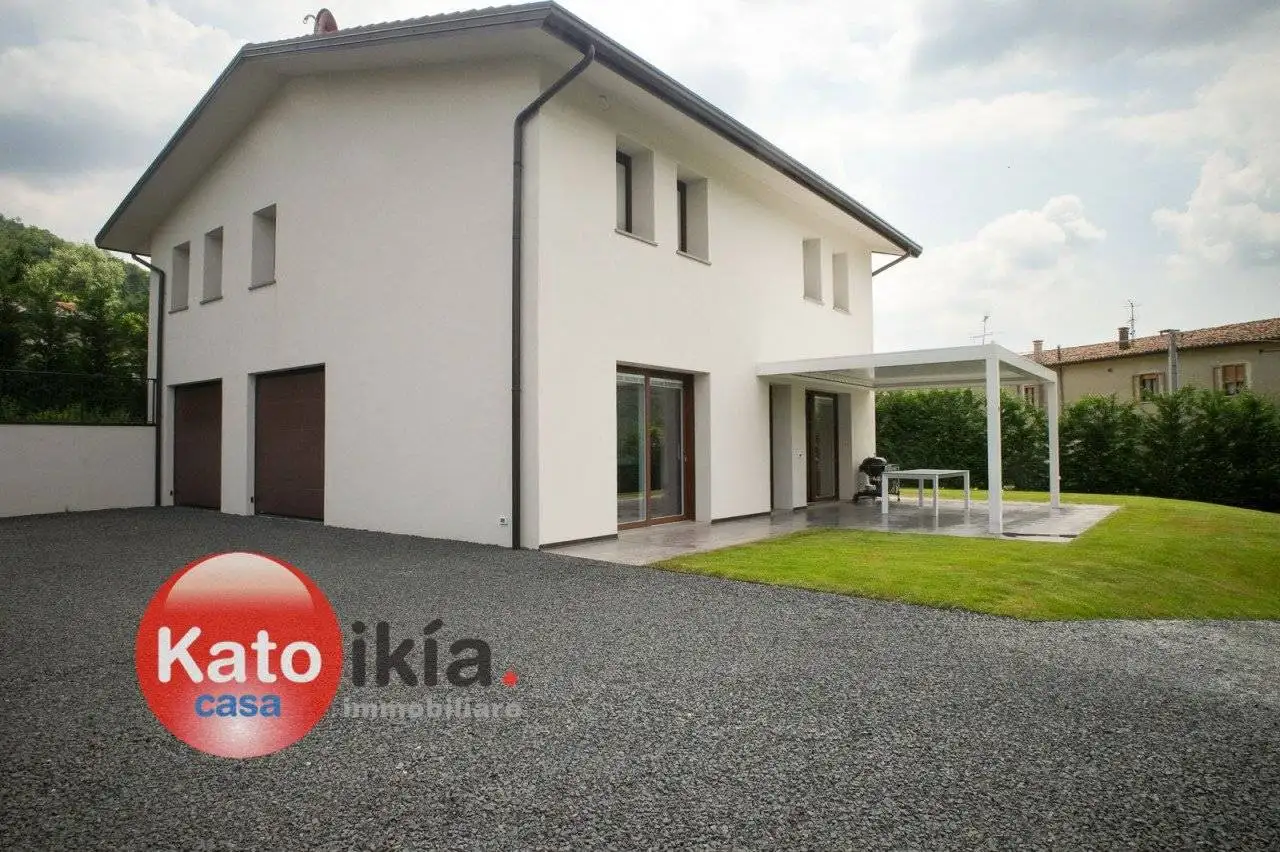 Villa in vendita a Castelgomberto