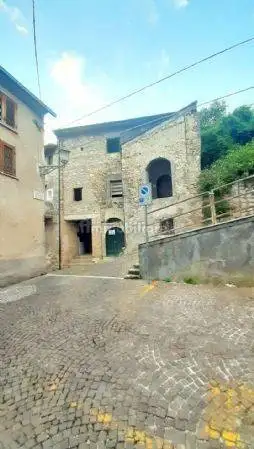 Casa indipendente in vendita a Scurcola Marsicana