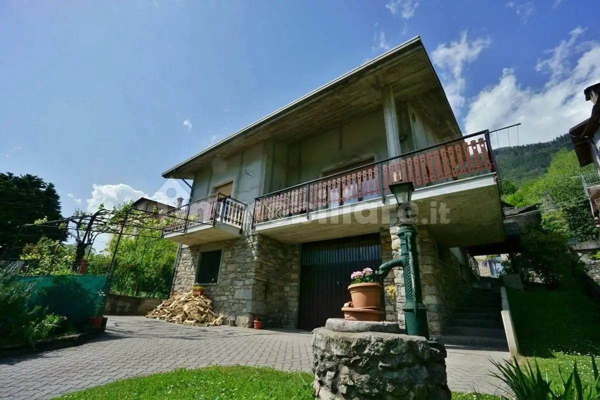 Villa in vendita a Tresivio