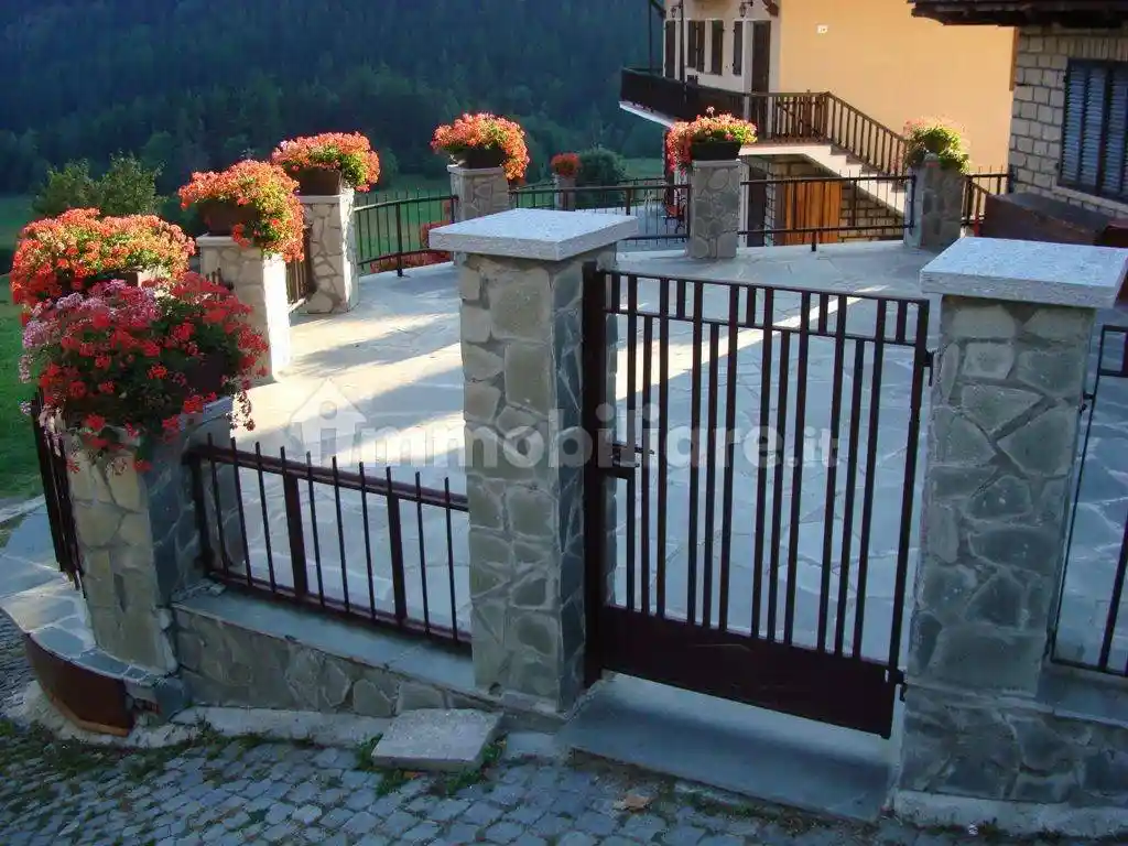 Villa in vendita a Brusson