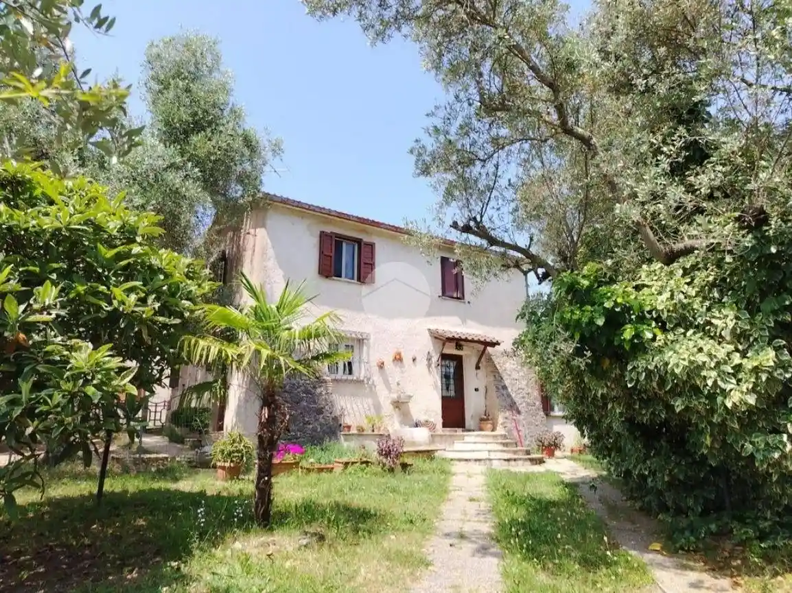 Rustico - Casale in vendita a Tarano