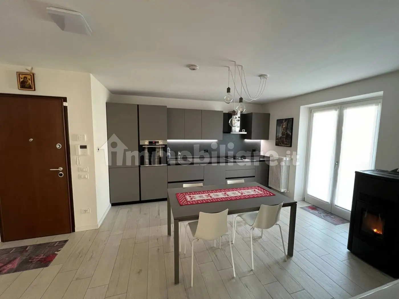 Appartamento in vendita a Erbezzo