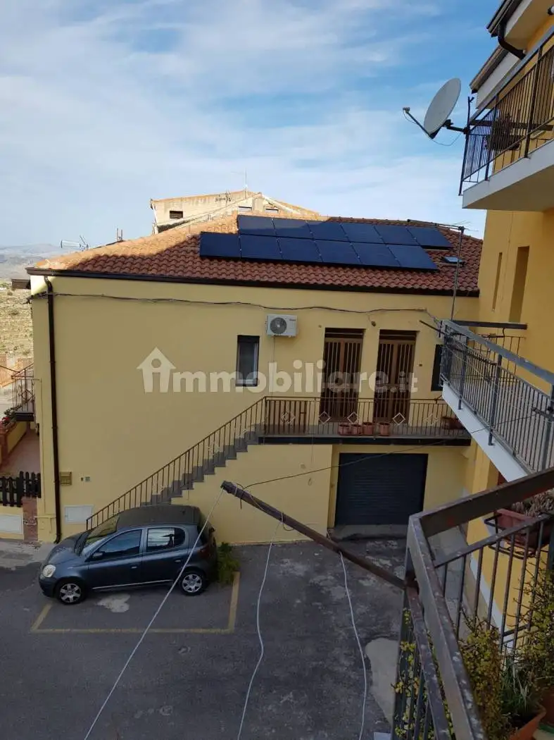 Quadrilocale via Anapo 16, Centuripe