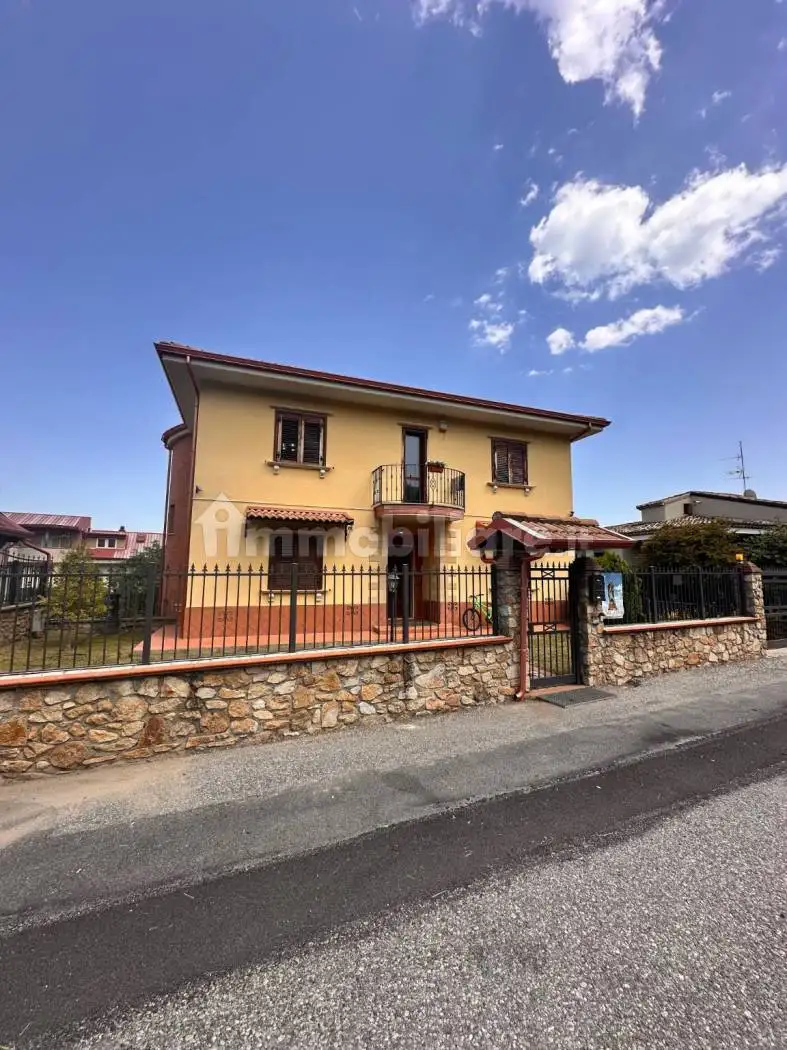 Villa unifamiliare via Carusa 39, Centro, Cotronei