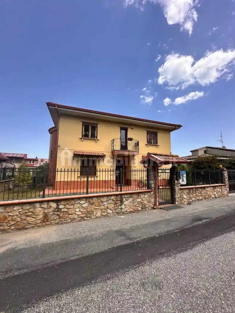 Villa in vendita a Cotronei